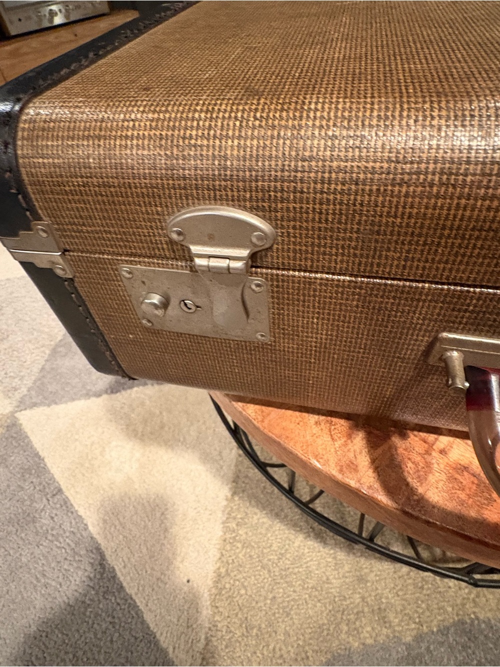 Vintage Tweed Suitcase - Picture 8 of 10